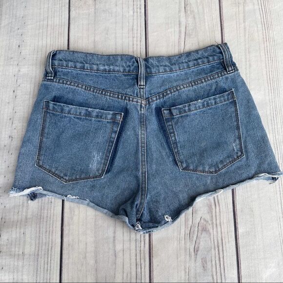 Chelsea & Violet Women’s Distressed High Rise Raw Hem Denim Shorts Size 27 - Picture 8 of 12